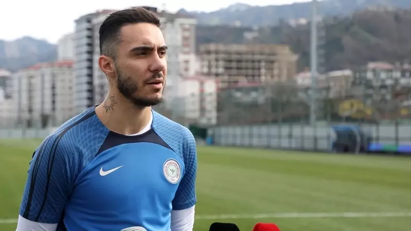 5-milyon-euroyu-sak-diye-verdiler-ispanyol-ekip-super-ligden-o-ismi-resmen-cekip-aldi-1710278873050.jpeg İspanyol ekip Süper Lig'den o ismi resmen çekip aldı! 5 milyon euroyu şak diye verdiler!-7