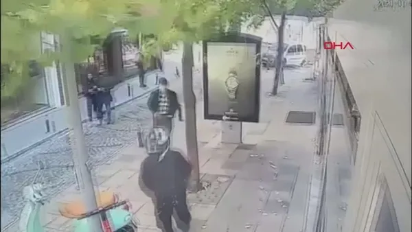 istanbulun-gobeginde-milyonluk-soygun-polis-her-yerde-onlari-ariyor-1634206934139.jpg İstanbul'un göbeğinde milyonluk soygun! Polis her yerde onları arıyor-6