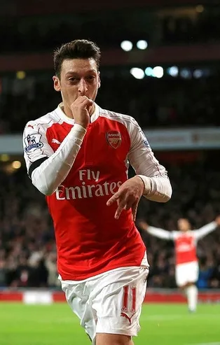 Mesut Özil’in transferi şu an imkansız!
