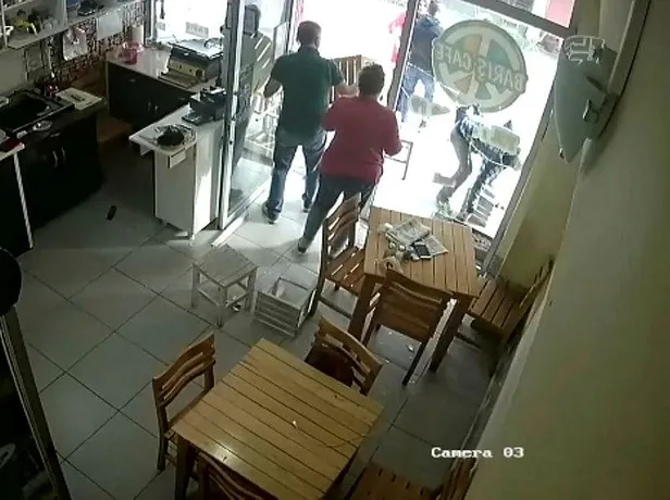 İzmir'de dehşet anları: Karı-kocanın iş yerine böyle saldırdılar-6