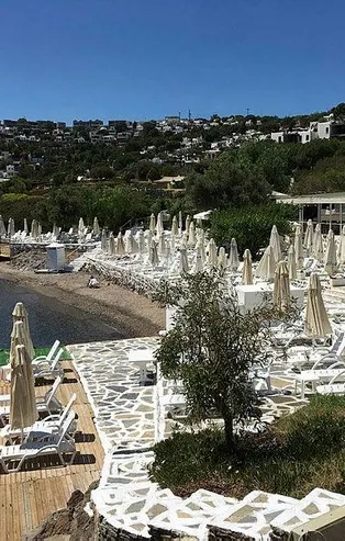 Bodrum Türkbükü'nde şezlong fiyatları dudak uçuklattı