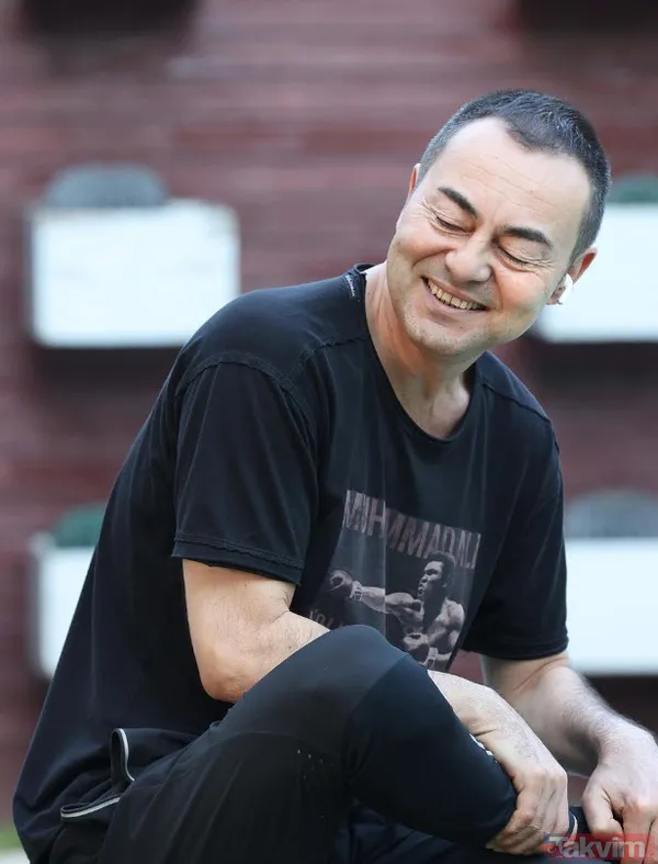 Serdar Ortaç Konuşmasının Devamında "Erkeklerin Ağzına S..Tınız Aciz Erkekler Eli Nefsinde Herifler Yazıklar Olsun Size. Siz Erkeksiniz Oğlum Evreni Yaratan...