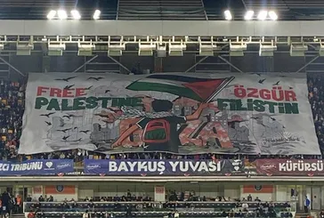 Başakşehir - Galatasaray maçında Filistin’e destek pankartları