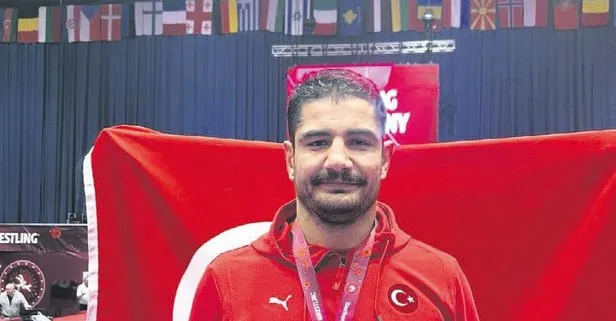 Minderde iki altın daha: Feyzullah Aktürk ve Taha Akgül Avrupa şampiyonu oldu