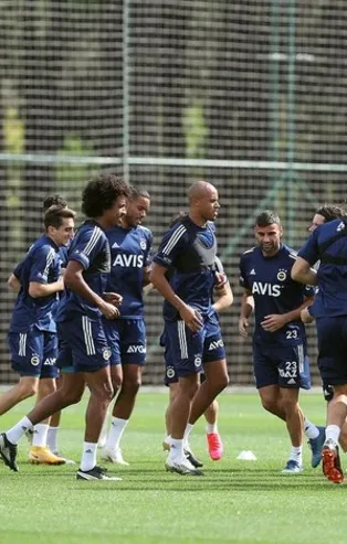 Fenerbahçe'ye lisans müjdesi! Kadroda olacak