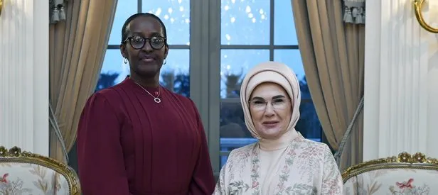 Emine Erdoğan’dan Kagame’ye sıcak karşılama