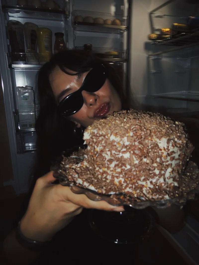 neslihan-atagulden-mutfak-paylasimi-bayram-pastasi-hazir-1774097876763.jpg Kadir Doğulu çok şanslı! Neslihan Atagül'den iştah kabartan bayram sürprizi! Mutfakta hünerlerini sergiledi-8