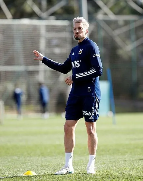 Fenerbahçe’de derbi öncesi sakatlıklar can sıkıyor!