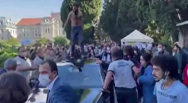 Boğaziçi Üniversitesi eylemleri davasında arbede! CHP'li Özgür Özel ve Ali Mahir Başarır güvenlik görevlilerine saldırdı-4