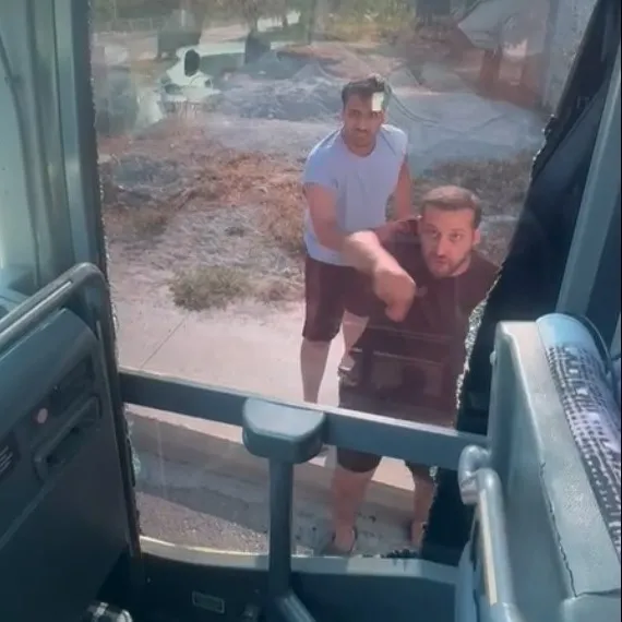 Didim’de tur otobüsüne saldırı