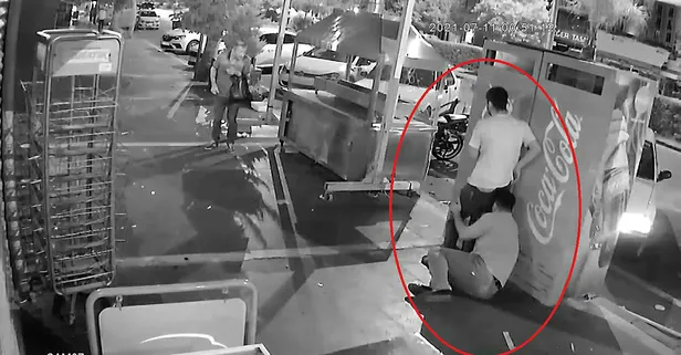 Restoranda dehşet anları! İşletmeci yaralandı, müşteriler korkudan saklandı! Olay anı kameralara böyle yansıdı!