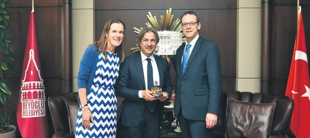 Beyoğlu’nda dostluk buluşması