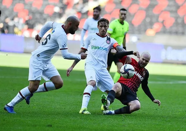 Gaziantep evinde kazandı! Gaziantep FK 3-1 Fatih Karagümrük (MAÇ SONUCU-ÖZET)-6