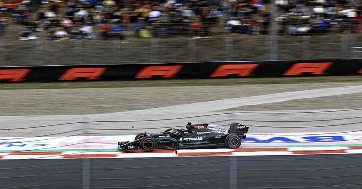 hamilton istanbul park ta pist rekoru kirdi ancak cezasi oldugu icin pole pozisyonu bottas in takvim