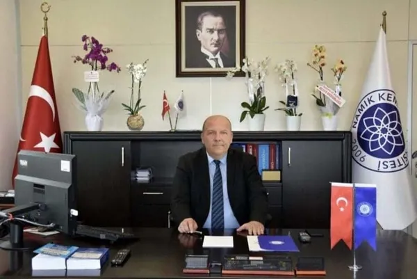 tbmm-baskani-sentopun-aci-gunu-kuzeninin-cenaze-namazini-kildirdi-1672405115897.jpg TBMM Başkanı Şentop'un acı günü: Kuzeninin cenaze namazını kıldırdı-2