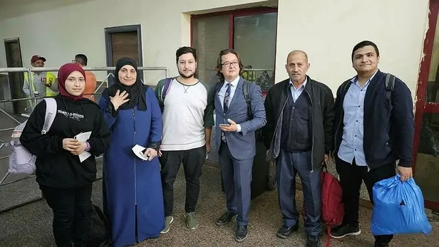 disisleri-bakanligi-duyurdu-44-turk-vatandasi-gazzeden-cikarildi-1700316868551.jpeg Dışişleri Bakanlığı duyurdu: 44 Türk vatandaşı Gazze'den çıkarıldı | Türkiye'ye getirilmek üzere Mısır'a giriş yaptılar-2