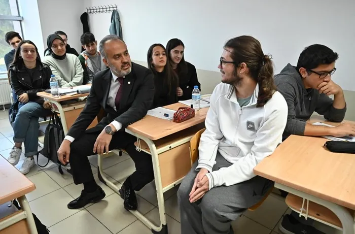 universite-yolunda-buyuksehir-yaninizda-1697551754585.jpeg Üniversite yolunda Büyükşehir yanınızda-2