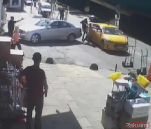 İstanbul Kadıköy'de eski sevgili dehşeti! Kaçırmaya çalıştı esnaf engel oldu - 1