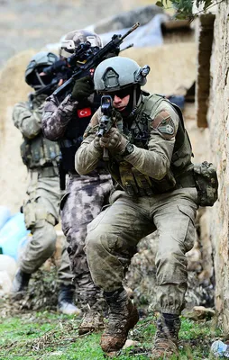 Komandolar Afrin'de hazır