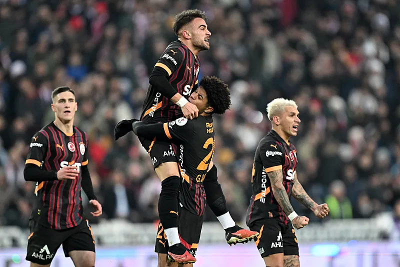 Galatasaray'da büyük şok! Yıldız futbolcu ayrılıyor: İşte yeni takımı - 5