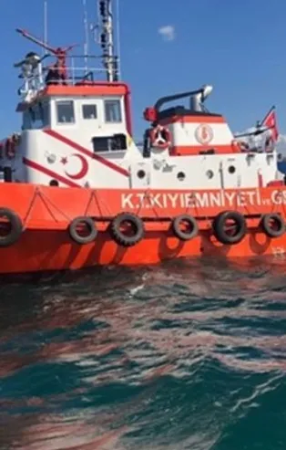 İstanbul'da hareketli anlar! 92 metre uzunluğundaki gemi sürüklendi
