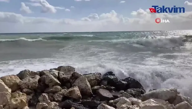 Meteoroloji'nin Doğu Akdeniz için yaptığı uyarının ardından fırtına etkili olmaya başladı