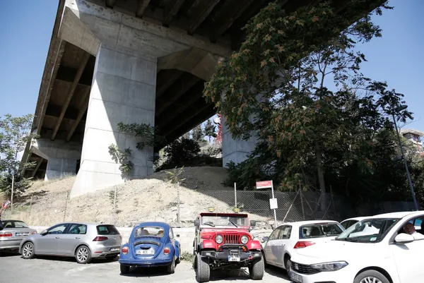 15-temmuz-sehitler-koprusunde-gorunmeyen-tehlike-ortakoy-viyadugunden-parcalar-dusuyor-1632812238551.jpg 15 Temmuz Şehitler Köprüsü'nde görünmeyen tehlike! Ortaköy Viyadüğü'nden parçalar düşüyor-4