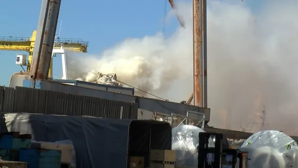 son-dakika-tuzlada-tersanede-bakima-alinan-yuk-gemisinde-yangin-1683018839422.jpg Son dakika: Tuzla'da tersanede bakıma alınan yük gemisinde yangın-4