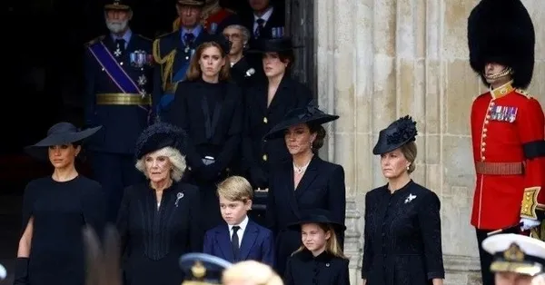 İngiliz Kraliyet Ailesi’nde ortalığı karıştıracak nükleer bomba iddiası! Prens Harry...