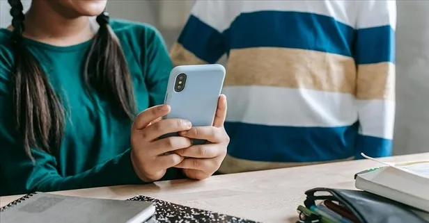 Brezilya'da flaş gelişme: İlk ve orta okullara telefon yasağı geliyor