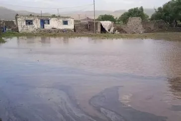 Doğubayazıt’ta sel! Evler su altında kaldı