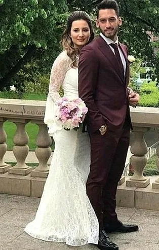Hakan Çalhanoğlu - Sinem Gündoğdu çifti bebeklerine Tarkan'ın kızı Liya'nın ismini verecek