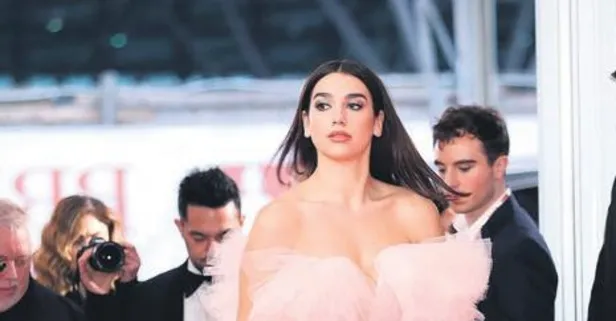 Dua Lipa karantinada Türk tadından vazgeçmedi! Türk çayı içip lokma yedi