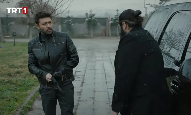 karanlik-mazisinden-kurtulamadi-teskilat-29-bolum-fragmani-guvendigi-daglara-kar-yagdiracak-1640584439843.jpg Teşkilat 29. bölüm fragmanı: Karanlık mazisinden kurtulamadı! Güvendiği dağlara kar yağdıracak!-2