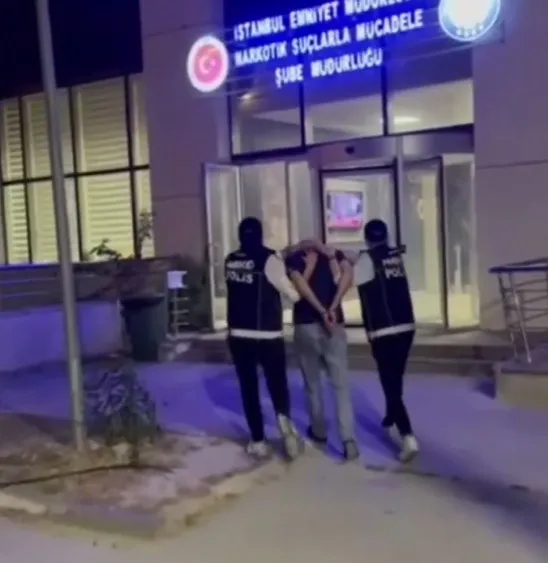 istanbul-gungorende-takside-uyusturucu-rezaleti-emniyet-harekete-gecti-1752913216145.jpeg İstanbul Güngören'de takside uyuşturucu rezaleti! Emniyet harekete geçti-4