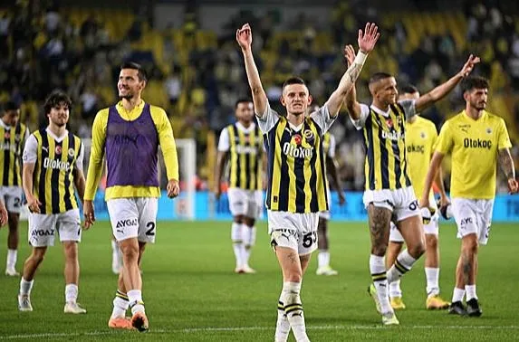 ismail-kartal-yonetimindeki-fenerbahce-futboluyla-keyif-veriyor-kanarya-6-haftadir-zirveyi-birakmiyor-1696024750662.jpeg İsmail Kartal yönetimindeki Fenerbahçe futboluyla keyif veriyor! Kanarya 6 haftadır zirveyi bırakmıyor-4