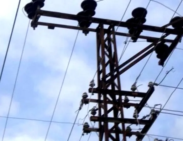 Elektrik akımına kapıldı, yaşamını yitirdi