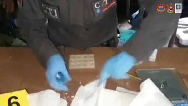 kolombiyada-10-ton-uyusturucu-ele-gecirildi-1637744999428.jpg Kolombiya'da 10 ton uyuşturucu ele geçirildi-6