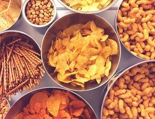 Masumca görünüyorlar ama beynimizi tüketiyorlar! Uzmanlar uyarıyor: Bu besinlerden uzak durun...İşte beyne zarar veren besinler