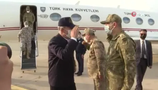 SON DAKİKA: Milli Savunma Bakanı Hulusi Akar Irak sınırında