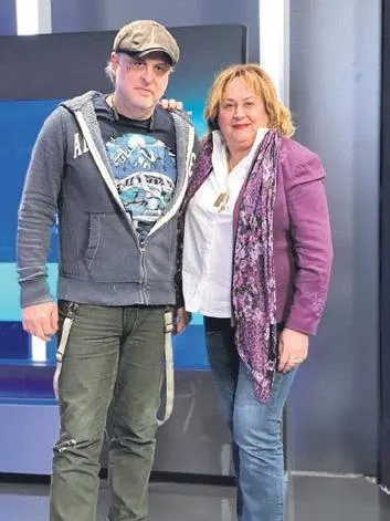 alisandan-buse-varolla-ikinci-baharinizi-mi-yasiyorsunuz-sorusuna-ilginc-cevap-1648061253514.jpeg Alişan'dan 'Buse Varol’la ikinci baharınızı mı yaşıyorsunuz?' sorusuna ilginç cevap!-5