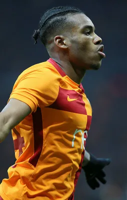 Galatasaray'ın yıldızı İngilizlerin kıskacında