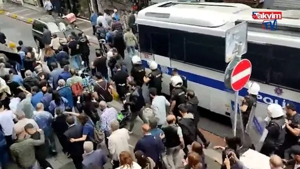 6li-masanin-golge-uyesi-pkknin-siyasi-ayagi-olan-hdpden-alcak-provokasyon-serefli-turk-polisine-hakaret-ettile-1655050681303.jpg TBMM Başkanı Mustafa Şentop'tan polise yumruk atan terör destekçisi Salihe Aydeniz'e tepki: Dokunulmazlığı kaldırılmalıdır-4