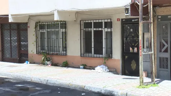 istanbul-bagcilarda-cocuklara-taciz-iddiasi-ortaligi-karistirdi-mahalleli-ayaklandi-1623161551820.jpg İstanbul Bağcılar'da çocuklara taciz iddiası ortalığı karıştırdı! Mahalleli ayaklandı-5