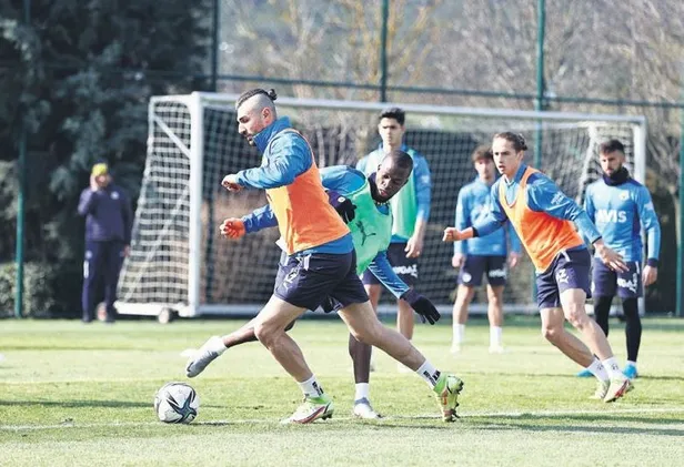 ulkemizi-kisa-mesafe-surat-pateninde-temsil-eden-furkan-akar-olimpiyat-tarihimizde-bir-ilke-imza-atti-1644272594932.jpeg Ülkemizi kısa mesafe sürat pateninde temsil eden Furkan Akar olimpiyat tarihimizde bir ilke imza attı-9