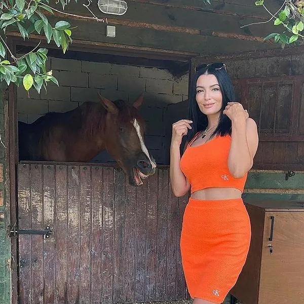 aleyna-tilki-once-isyan-etti-daha-sonra-hayranlara-surpriz-haberi-verdi-annesiyle-1643570460899.jpeg Aleyna Tilki önce isyan etti daha sonra hayranlara sürpriz haberi verdi! Annesiyle...-2