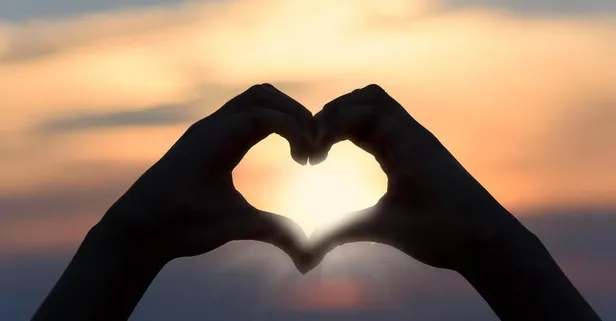 75 yaş üstü her 4 kişiden birinde görülüyor! Aşık olmak demansı kovar