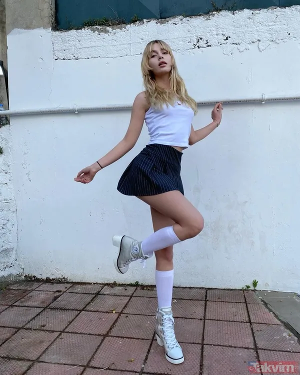 Demet Akalın tatile gitti ama boş durmuyor! Gülben Ergen'in paylaşımına öyle bir yorum yaptı ki Gülben neye uğradığını şaştı - 17