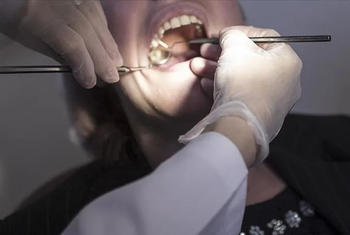 Menopoz dişlerin de düşmanı