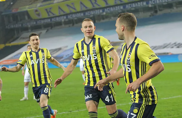 fenerbahce-kadikoyden-cikamadi-fenerbahce-1-2-genclerbirligi-mac-sonu-ozet-1615744914089.jpg